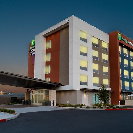 Holiday Inn Express & Suites - Las Vegas - E Tropicana By Ihg Екстер'єр фото
