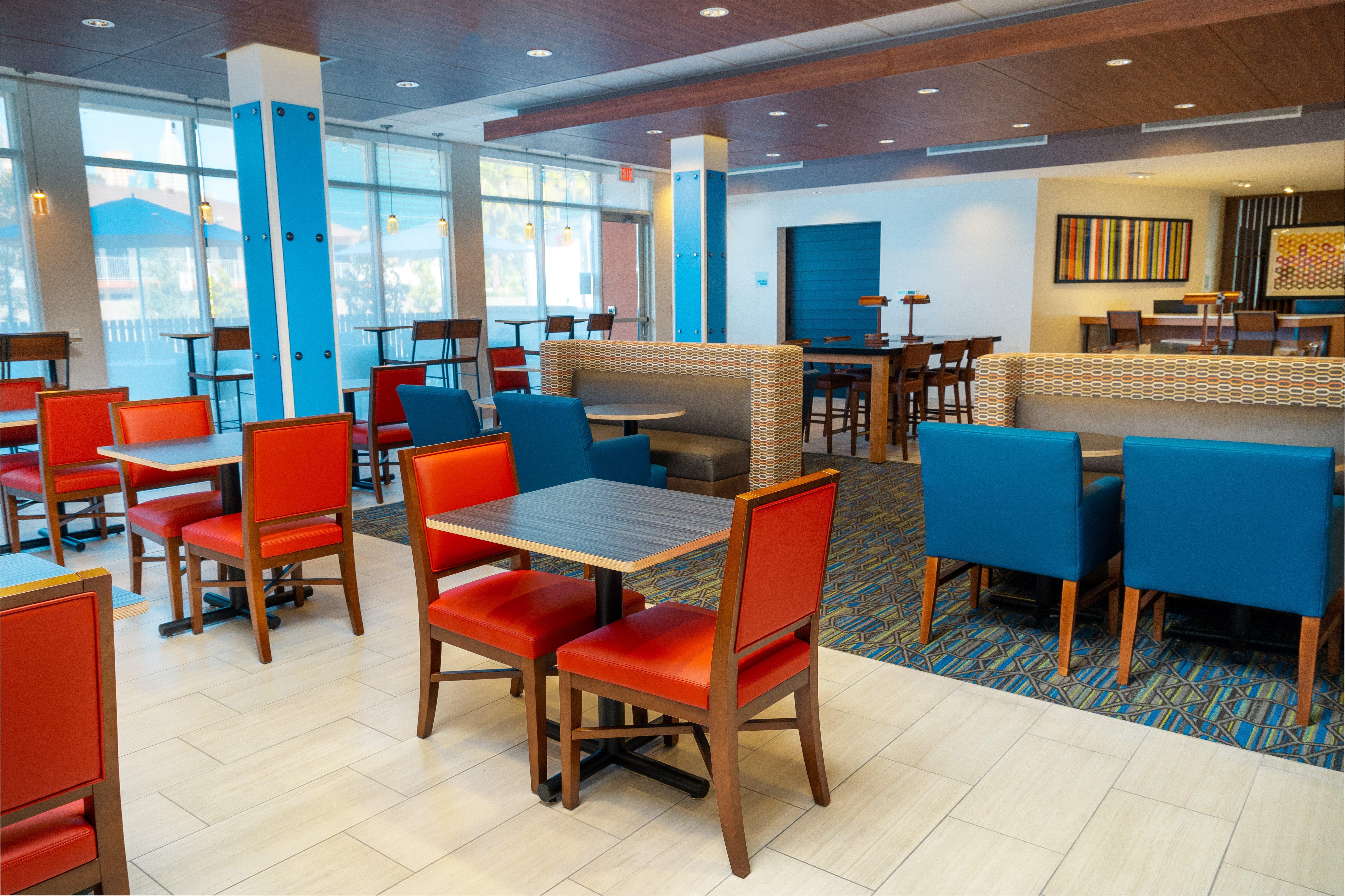 Holiday Inn Express & Suites - Las Vegas - E Tropicana By Ihg Екстер'єр фото